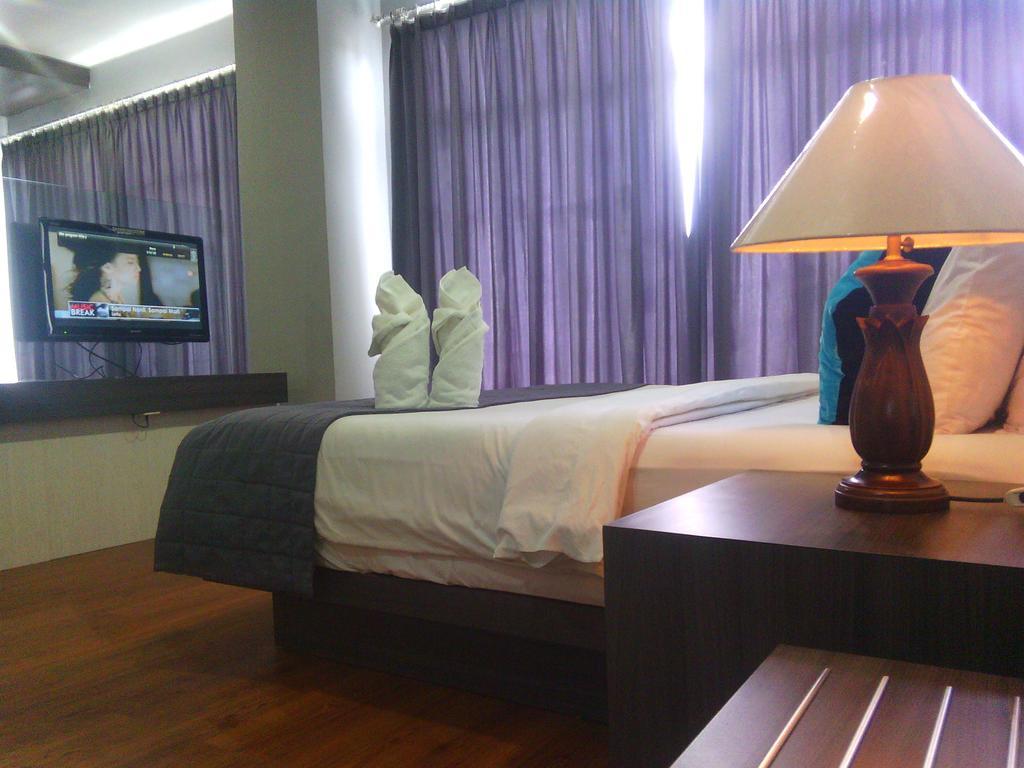 Hotel Victoria River View バンジ ャ ルマシン 部屋 写真