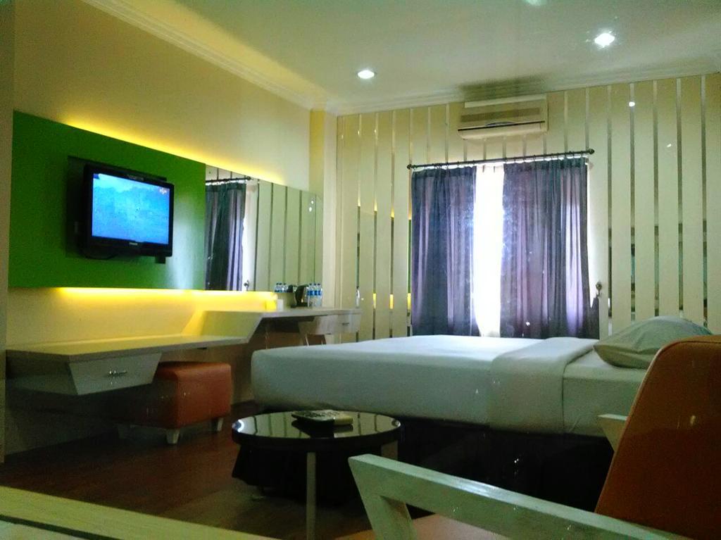Hotel Victoria River View バンジ ャ ルマシン エクステリア 写真